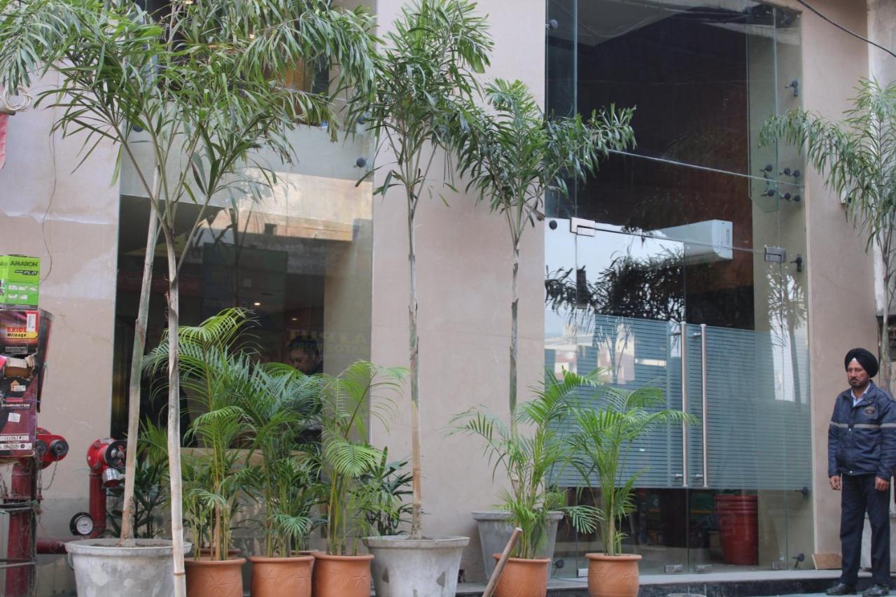 Sagar Hotel Amritsar Exteriör bild