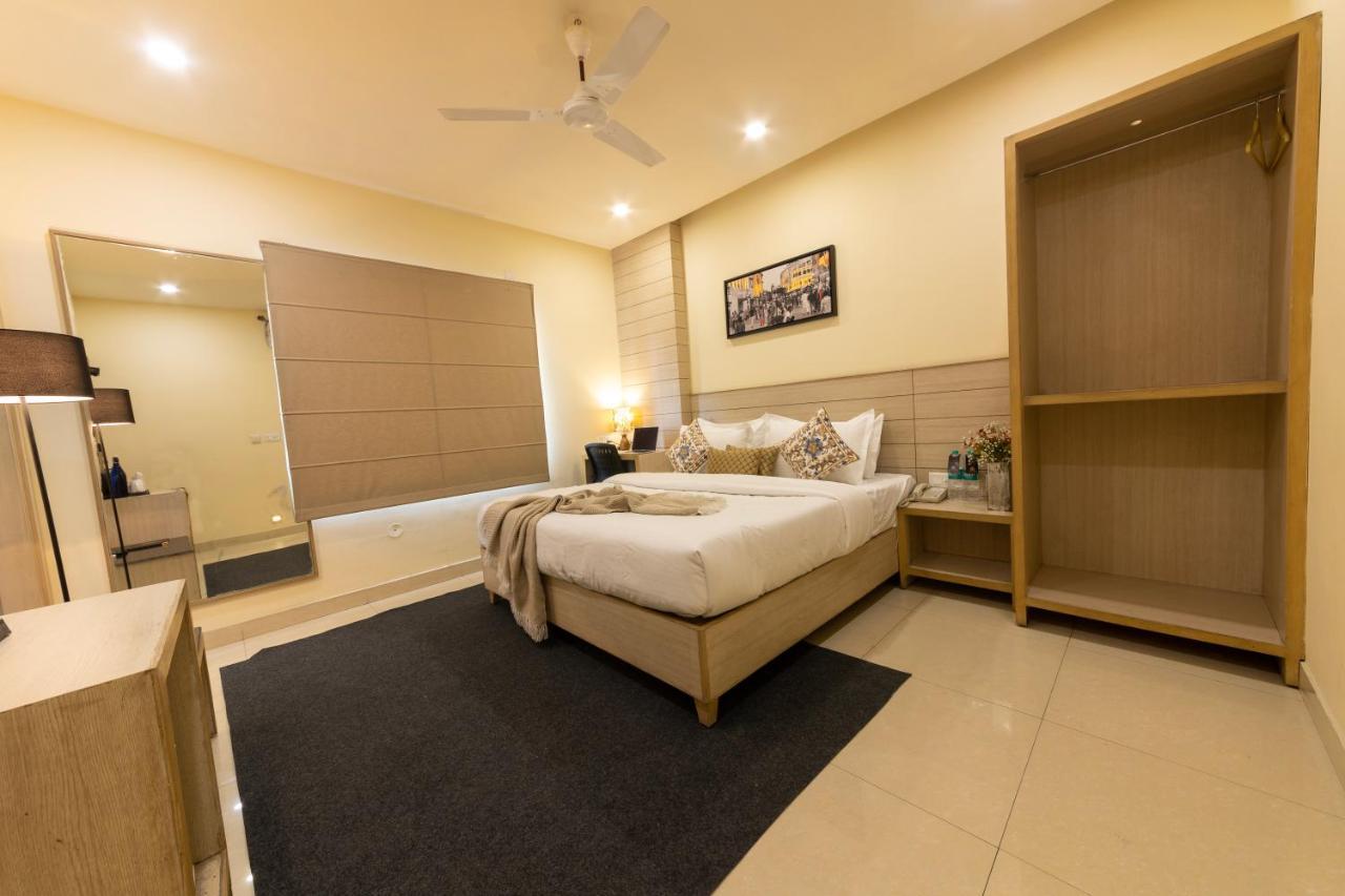 Sagar Hotel Amritsar Exteriör bild